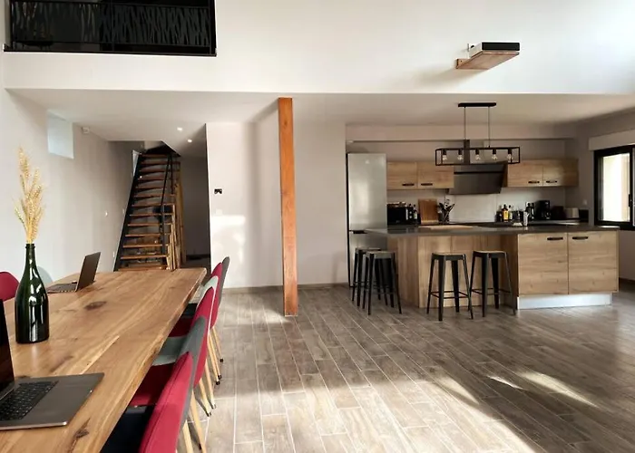 Campagne Famille 15 Pers Piscine Chauffee Jeux Enfants Petanque 펜션