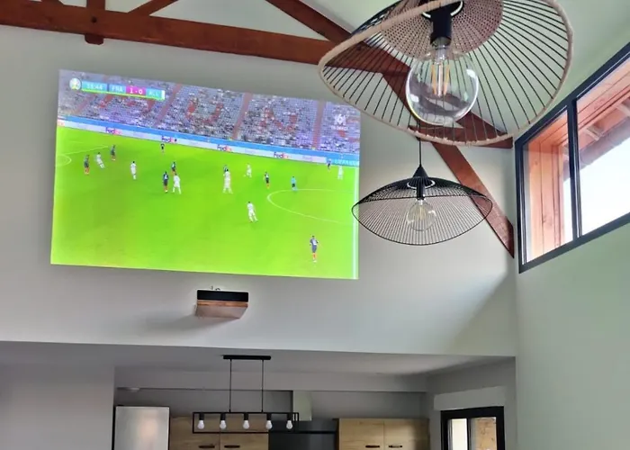 Campagne Famille 15 Pers Piscine Chauffee Jeux Enfants Petanque 펜션