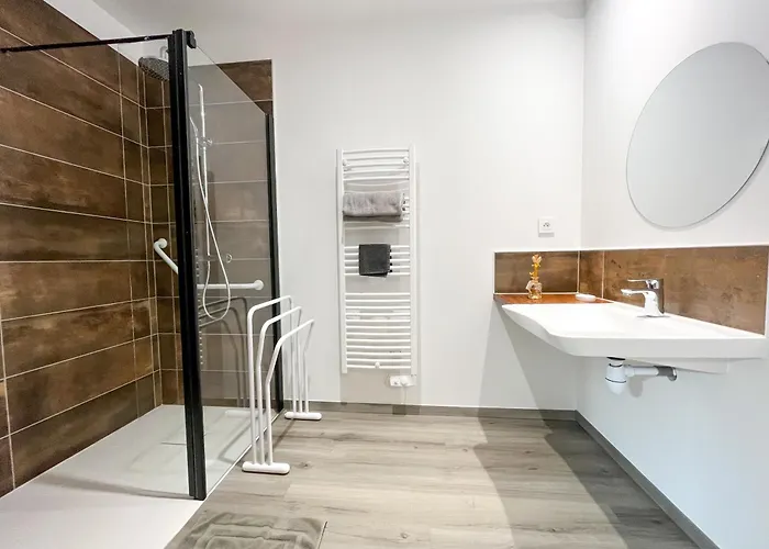 Campagne Famille 15 Pers Piscine Chauffee Jeux Enfants Petanque 펜션